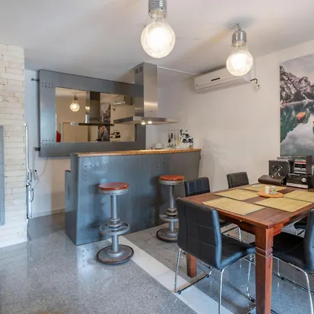Apartment Balu, A Charming With Pool Near Pula