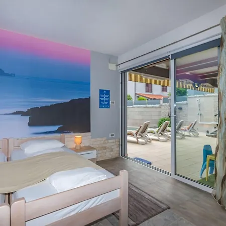 Balu, A Charming With Pool Near Pula Apartment Vinkuran