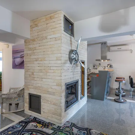 Apartment Balu, A Charming With Pool Near Pula