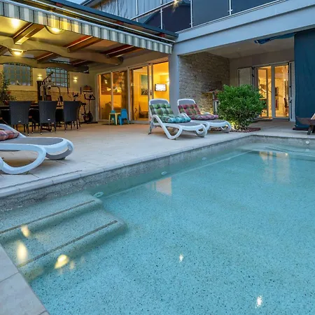 Balu, A Charming With Pool Near Pula *